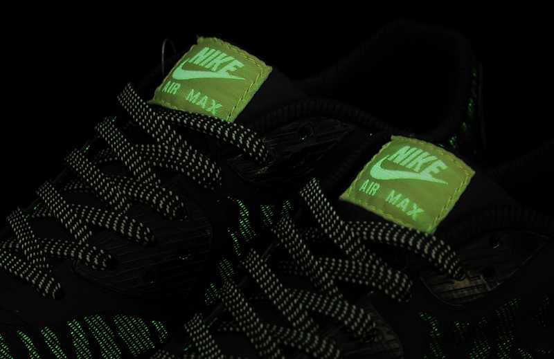 Nike Air Max 90 Glow in the Dark cru foot locker air max 90 bleu le dernier